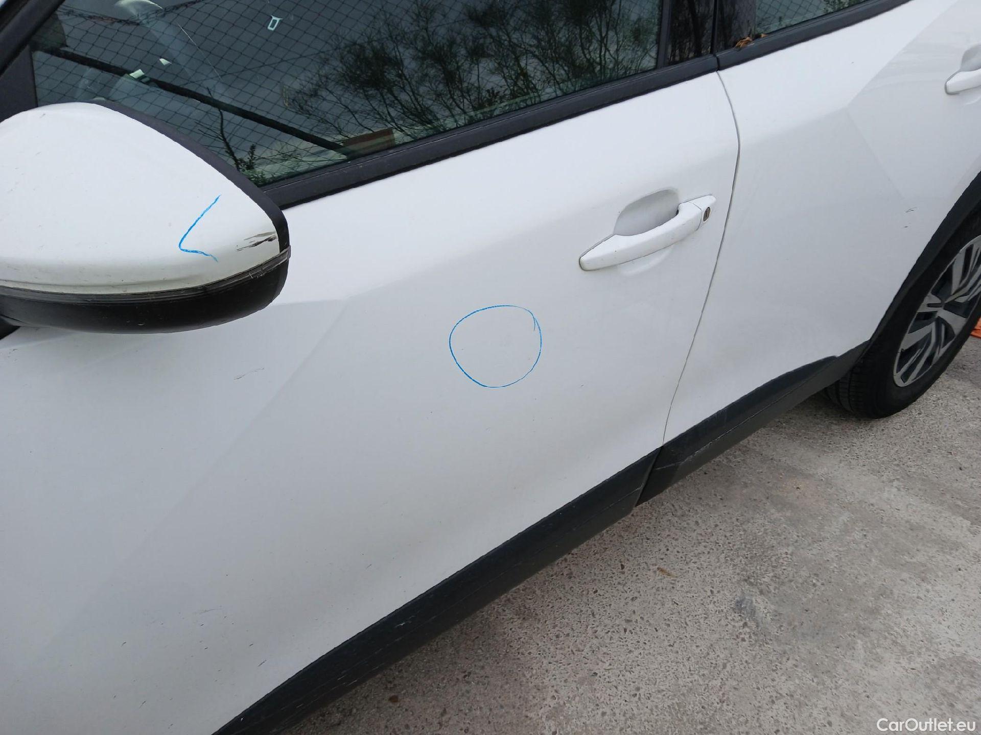  Peugeot  2008 PEUGEOT  / 2019 / 5P / todoterreno Active Puretech 100 S&S BVM6 #26