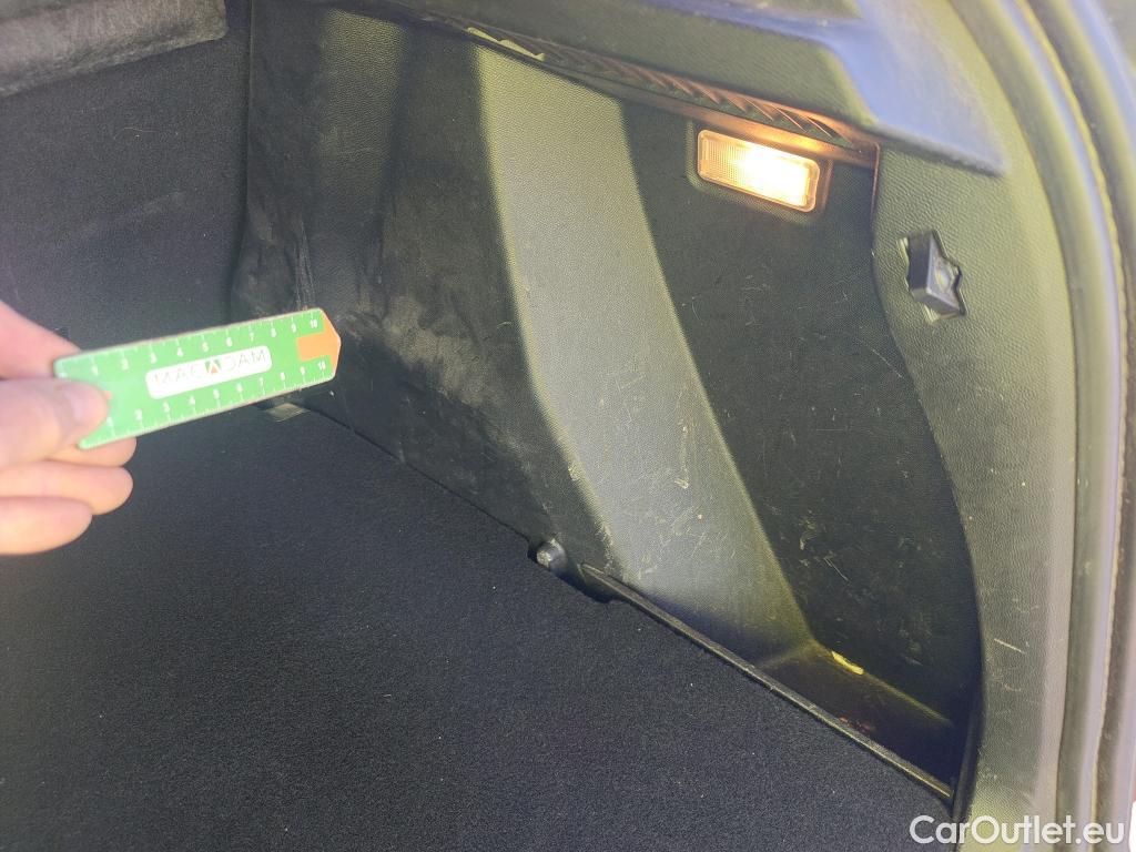  Peugeot  2008 PEUGEOT  / 2019 / 5P / todoterreno Allure Pack Puretech 100 S&S BVM6 #15