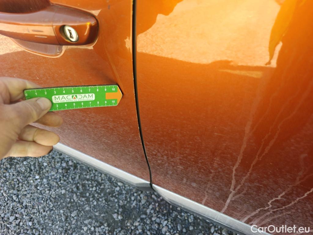  Peugeot  2008 PEUGEOT  / 2019 / 5P / todoterreno Allure Pack Puretech 100 S&S BVM6 #9