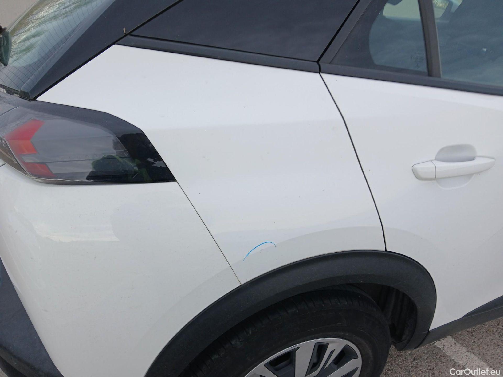  Peugeot  2008 PEUGEOT  / 2019 / 5P / todoterreno Active Puretech 100 S&S BVM6 #41