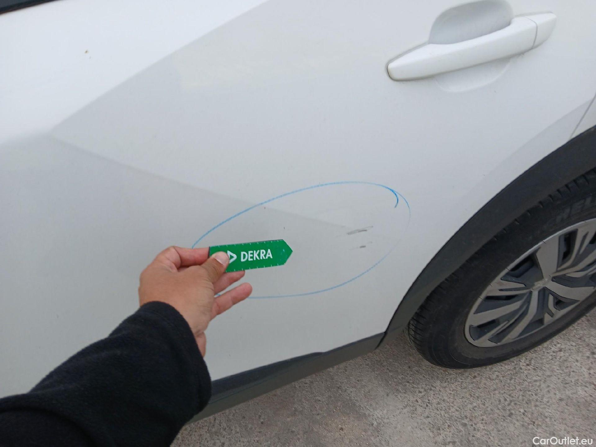  Peugeot  2008 PEUGEOT  / 2019 / 5P / todoterreno Active Puretech 100 S&S BVM6 #27