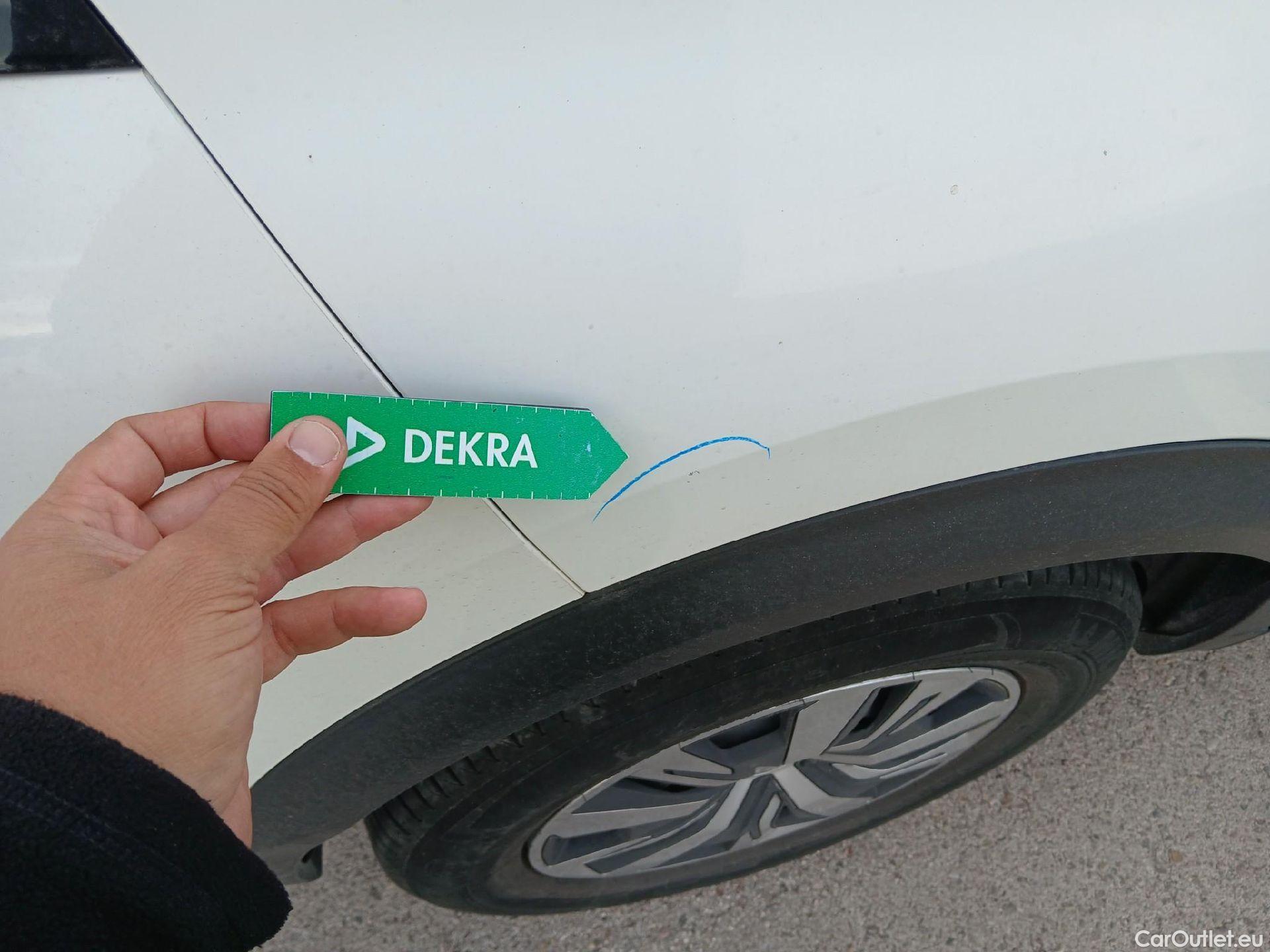  Peugeot  2008 PEUGEOT  / 2019 / 5P / todoterreno Active Puretech 100 S&S BVM6 #42