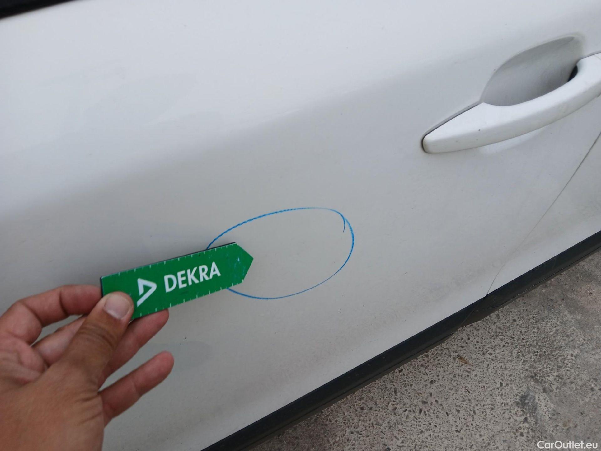  Peugeot  2008 PEUGEOT  / 2019 / 5P / todoterreno Active Puretech 100 S&S BVM6 #25