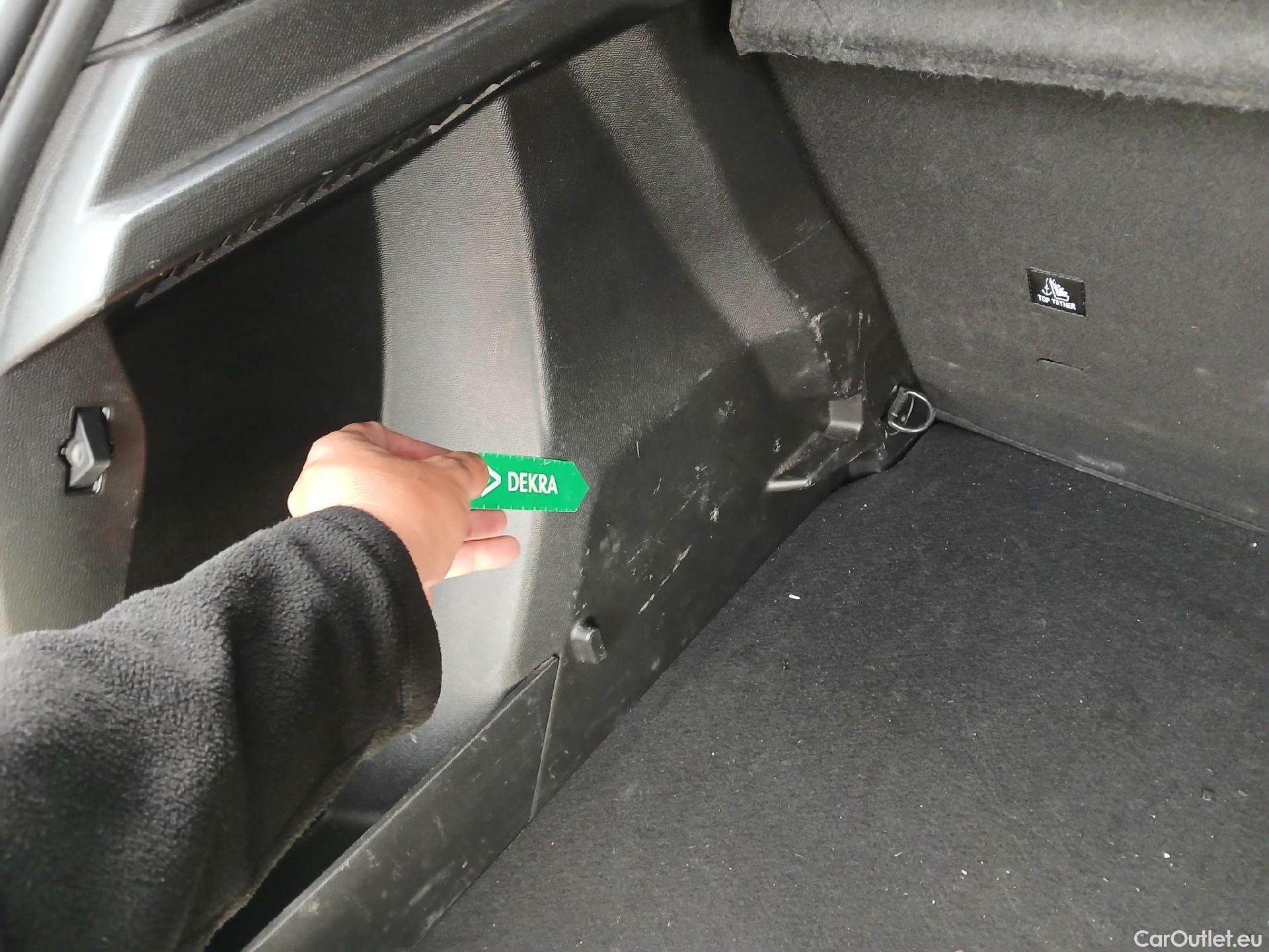  Peugeot  2008 PEUGEOT  / 2019 / 5P / todoterreno Active Puretech 100 S&S BVM6 #10