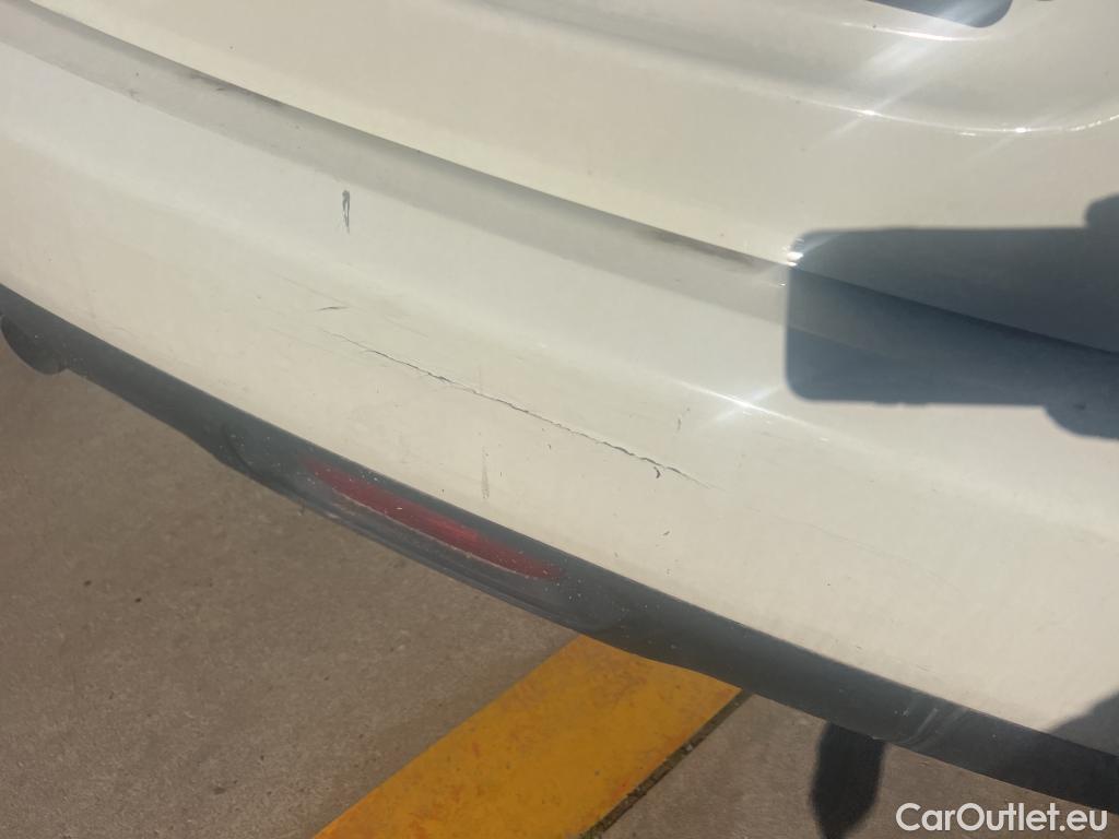  Mini  Cooper MINI MINI / 2014 / 5P / berlina con portón ONE 5 PUERTAS (CX) #24