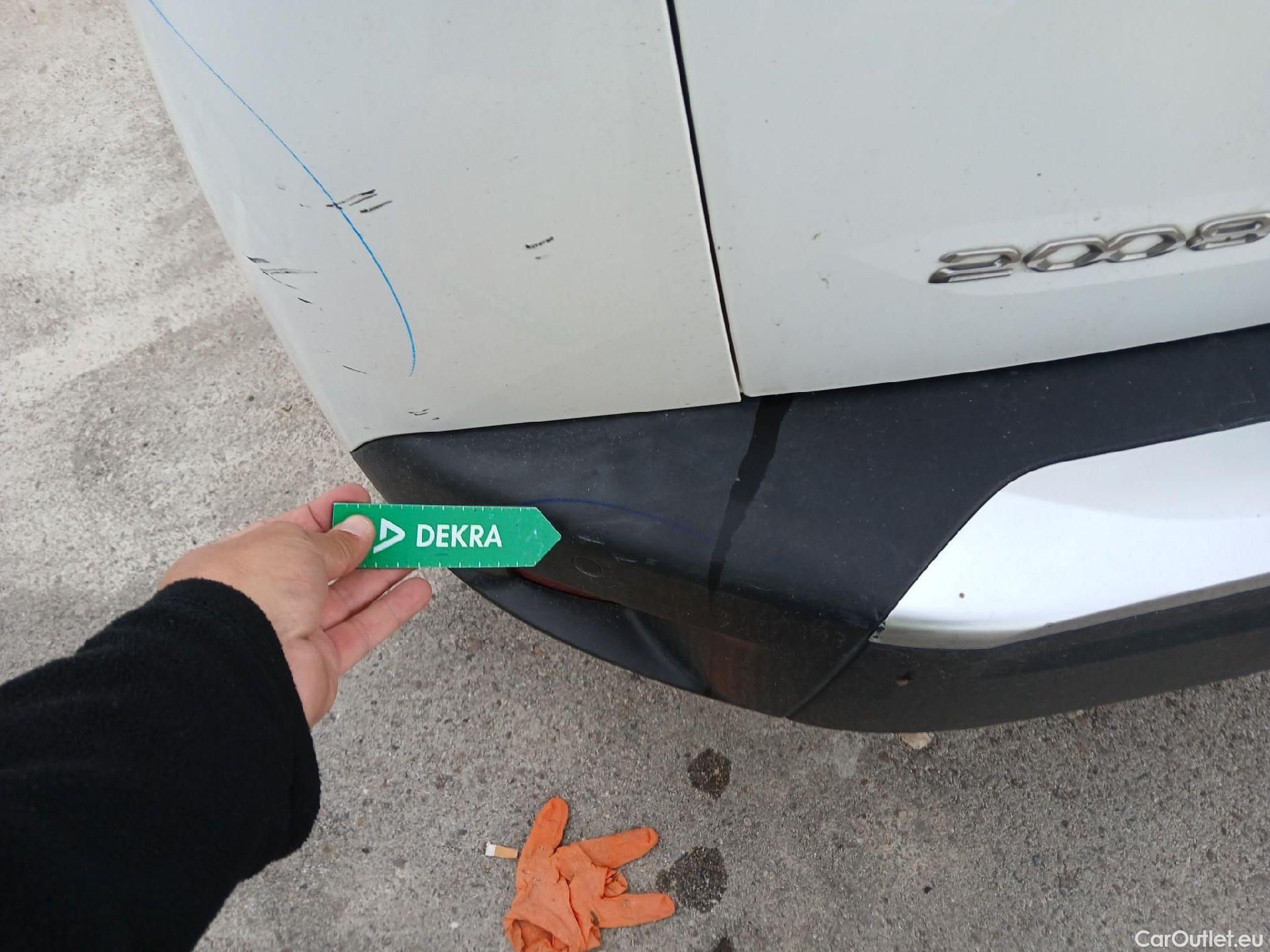  Peugeot  2008 PEUGEOT  / 2019 / 5P / todoterreno Active Puretech 100 S&S BVM6 #33