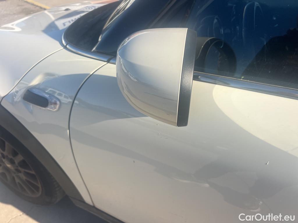  Mini  Cooper MINI MINI / 2014 / 5P / berlina con portón ONE 5 PUERTAS (CX) #26