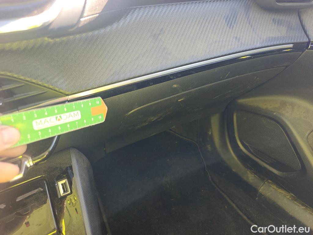  Peugeot  2008 PEUGEOT  / 2019 / 5P / todoterreno Allure Pack Puretech 100 S&S BVM6 #11