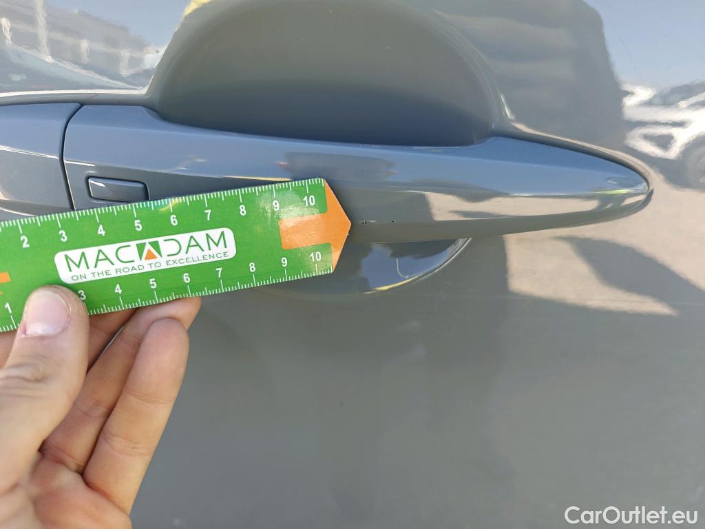  Nissan  Qashqai NISSAN  / 2021 / 5P / todoterreno DIG-T 103kW mHEV 4x2 Premiere Edition(SL) #32