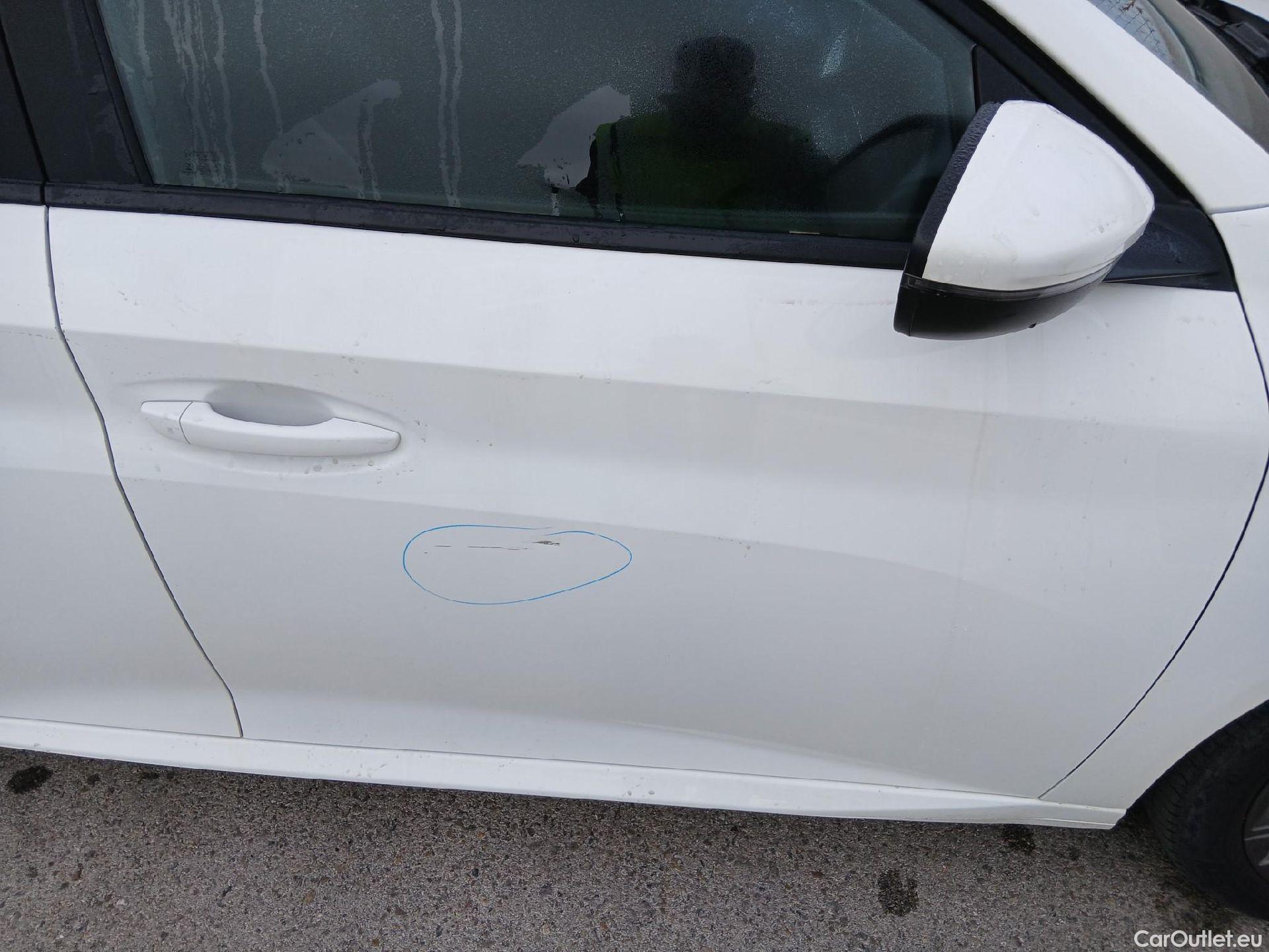  Peugeot  208 PEUGEOT  / 2019 / 5P / berlina con portón BlueHDi 73kW (100CV) Active Pack (AC) #16