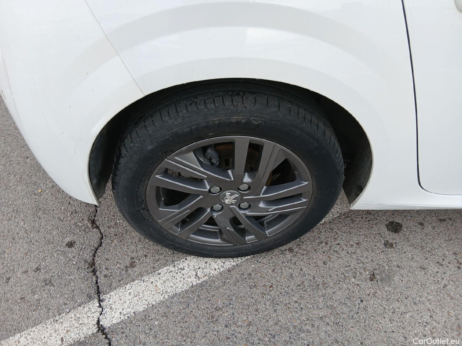  Peugeot  208 PEUGEOT  / 2019 / 5P / berlina con portón BlueHDi 73kW (100CV) Active Pack (AC) #10