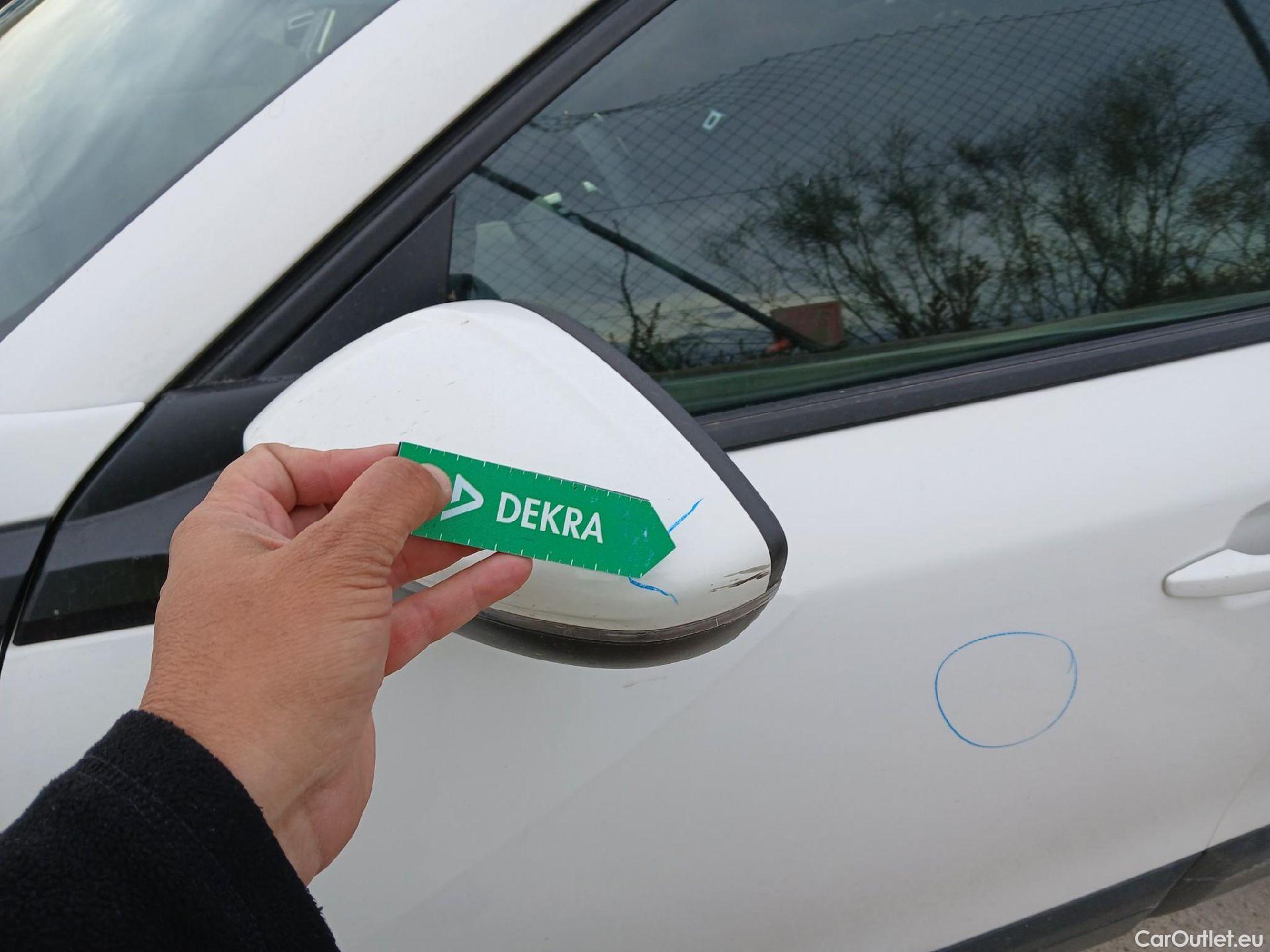  Peugeot  2008 PEUGEOT  / 2019 / 5P / todoterreno Active Puretech 100 S&S BVM6 #23