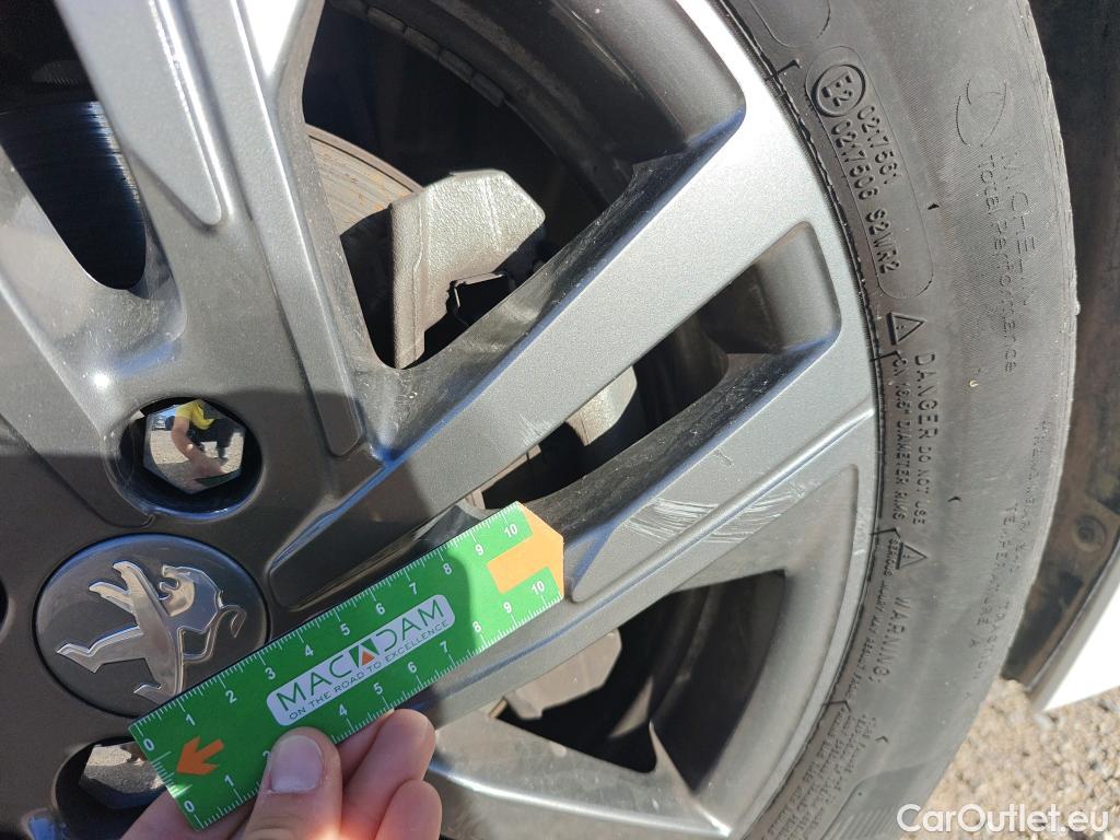  Peugeot  208 PEUGEOT  / 2019 / 5P / berlina con portón PureTech 73kW (100CV) Active Pack #11