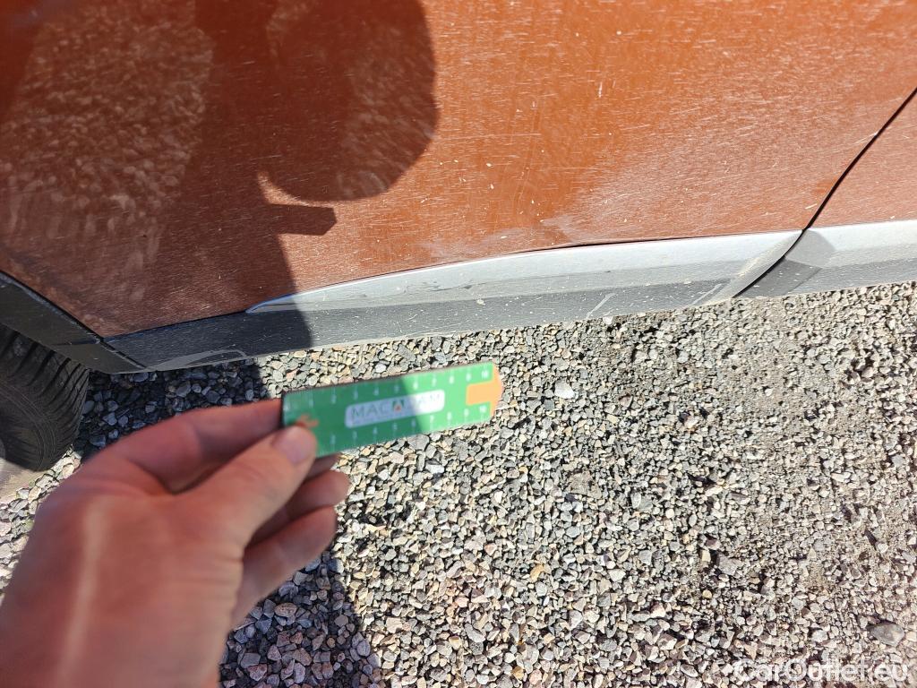  Peugeot  2008 PEUGEOT  / 2019 / 5P / todoterreno Allure Pack Puretech 100 S&S BVM6 #25