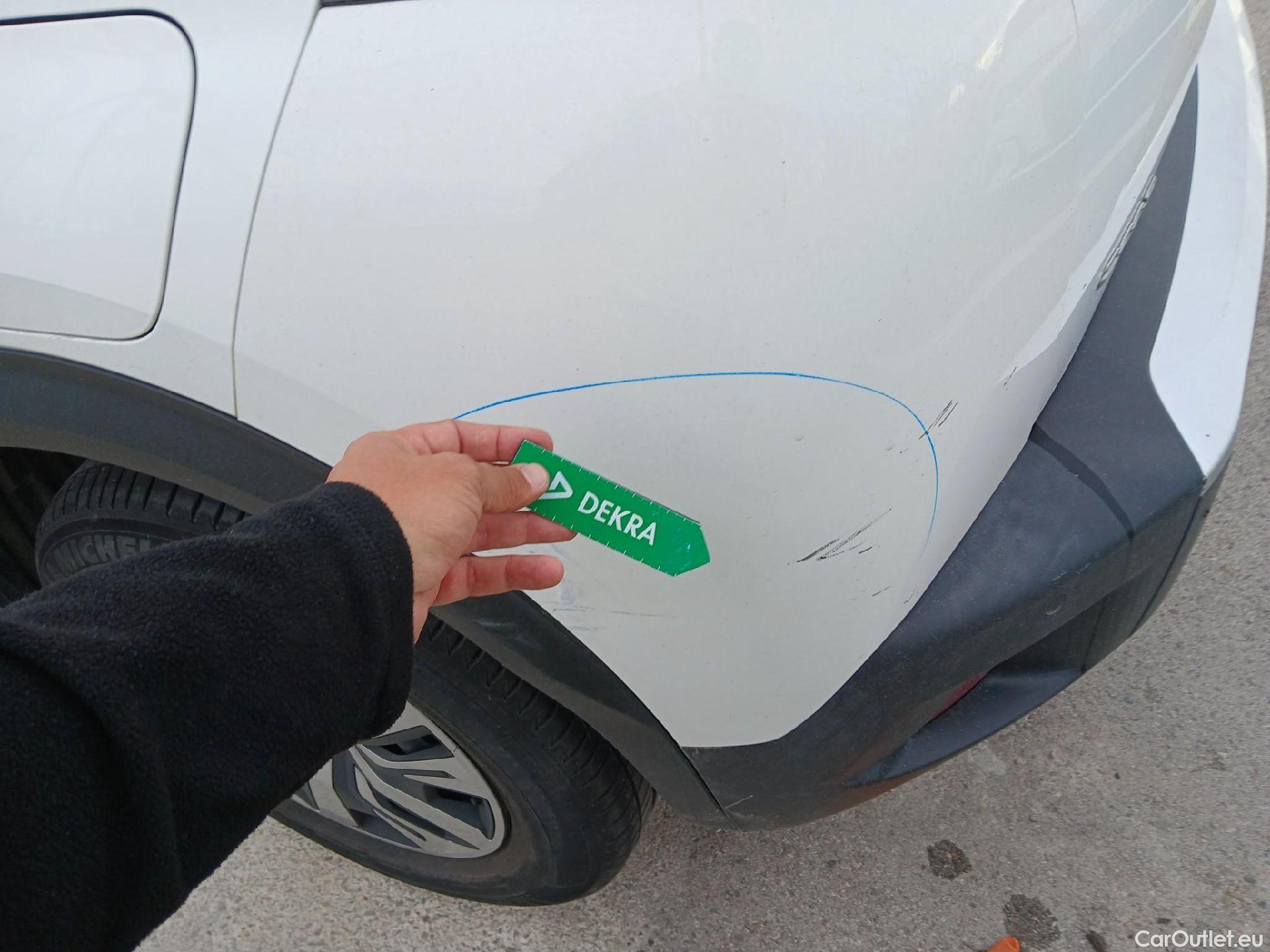  Peugeot  2008 PEUGEOT  / 2019 / 5P / todoterreno Active Puretech 100 S&S BVM6 #32