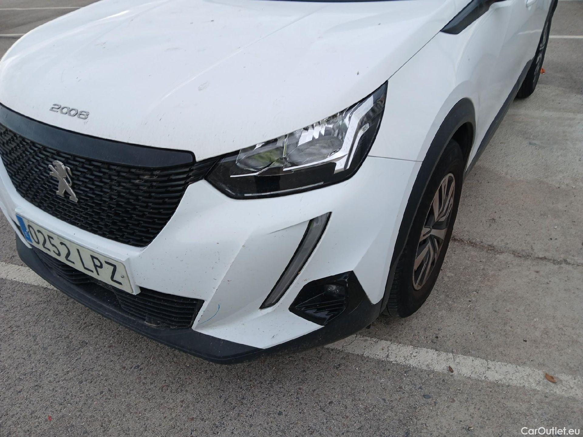  Peugeot  2008 PEUGEOT  / 2019 / 5P / todoterreno Active Puretech 100 S&S BVM6 #19