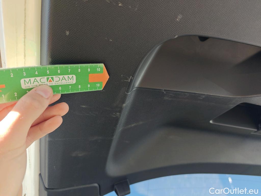  Peugeot  2008  Allure Pack 1.5 HDi 110CV MT6 E6d #17