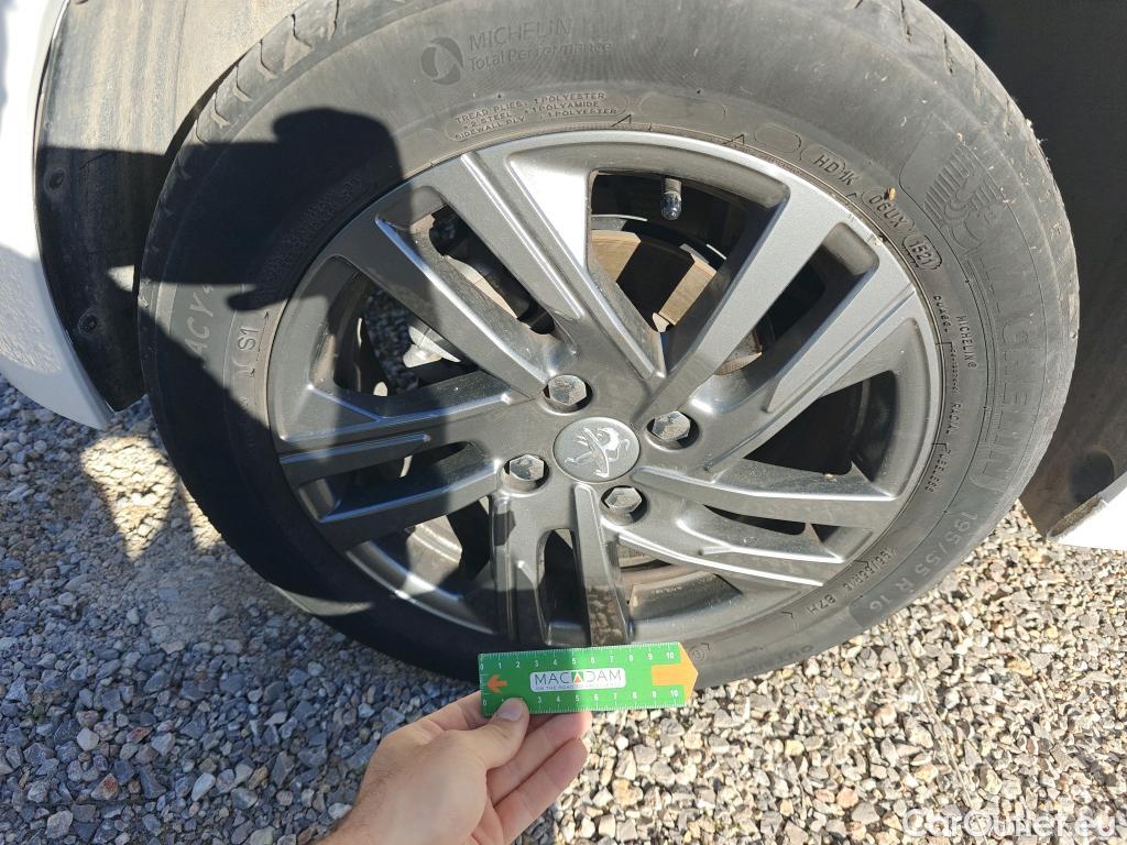  Peugeot  208 PEUGEOT  / 2019 / 5P / berlina con portón PureTech 73kW (100CV) Active Pack #25