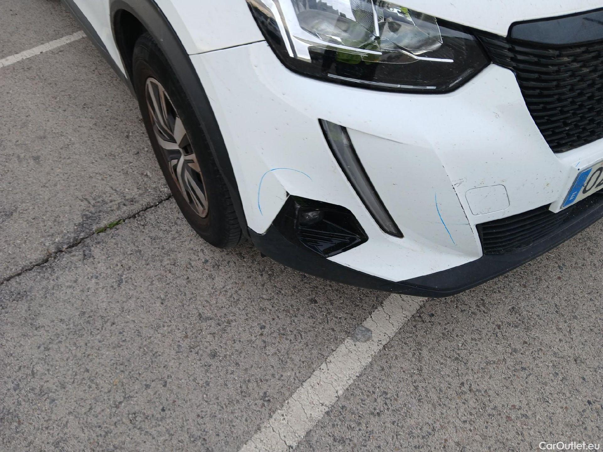  Peugeot  2008 PEUGEOT  / 2019 / 5P / todoterreno Active Puretech 100 S&S BVM6 #16