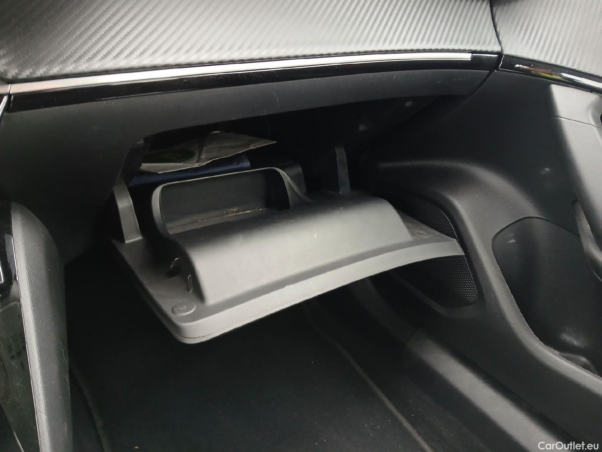  Peugeot  2008 PEUGEOT  / 2019 / 5P / todoterreno Active Puretech 100 S&S BVM6 #3