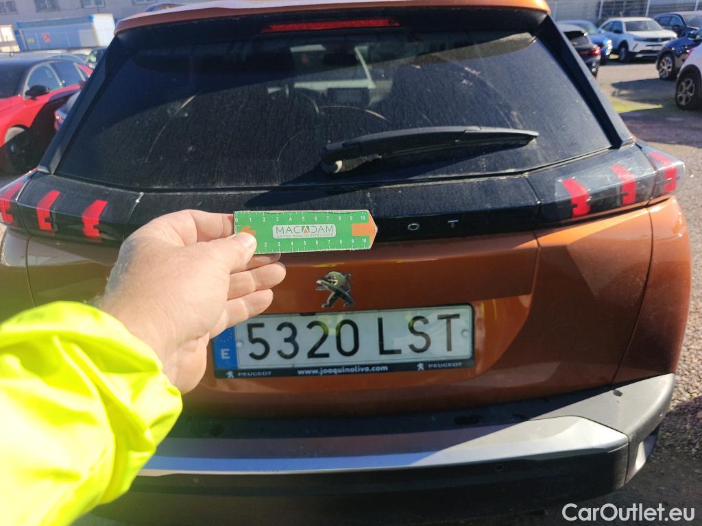  Peugeot  2008 PEUGEOT  / 2019 / 5P / todoterreno Allure Pack Puretech 100 S&S BVM6 #4