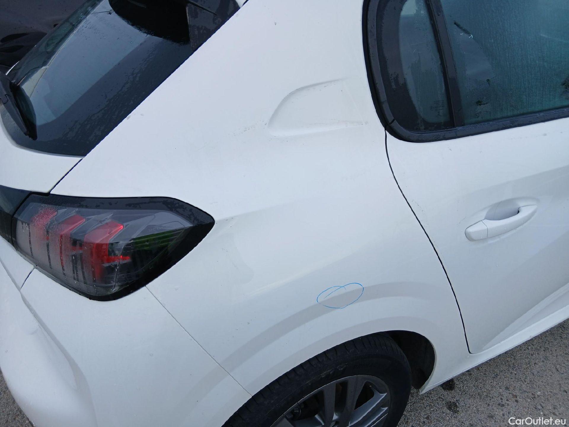  Peugeot  208 PEUGEOT  / 2019 / 5P / berlina con portón BlueHDi 73kW (100CV) Active Pack (AC) #15