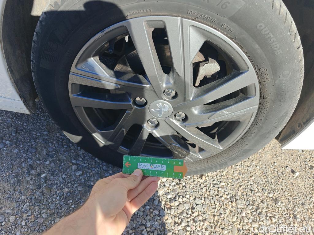  Peugeot  208 PEUGEOT  / 2019 / 5P / berlina con portón PureTech 73kW (100CV) Active Pack #10