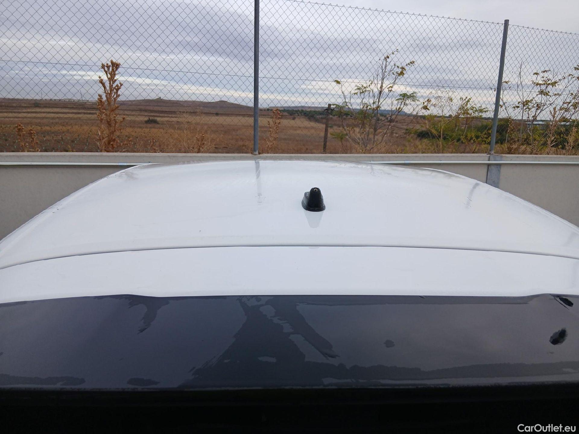  Peugeot  208 PEUGEOT  / 2019 / 5P / berlina con portón BlueHDi 73kW (100CV) Active Pack (AC) #6