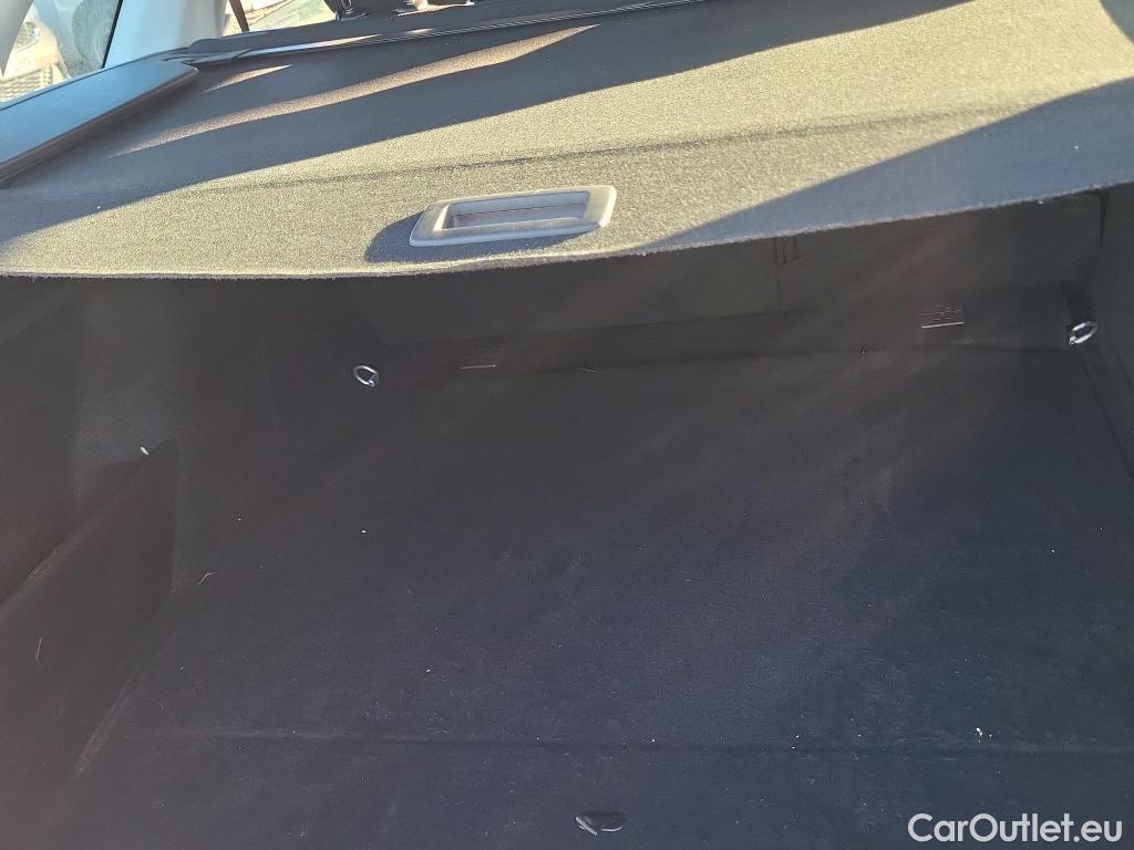  Peugeot  308 PEUGEOT  / 2017 / 5P / familiar SW Active Pack BlueHDi 130 S&S (AC2) #5