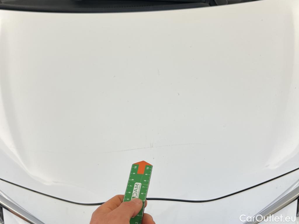  Toyota  Yaris TOYOTA  / 2017 / 5P / berlina con portón 1.5 100H Active #2