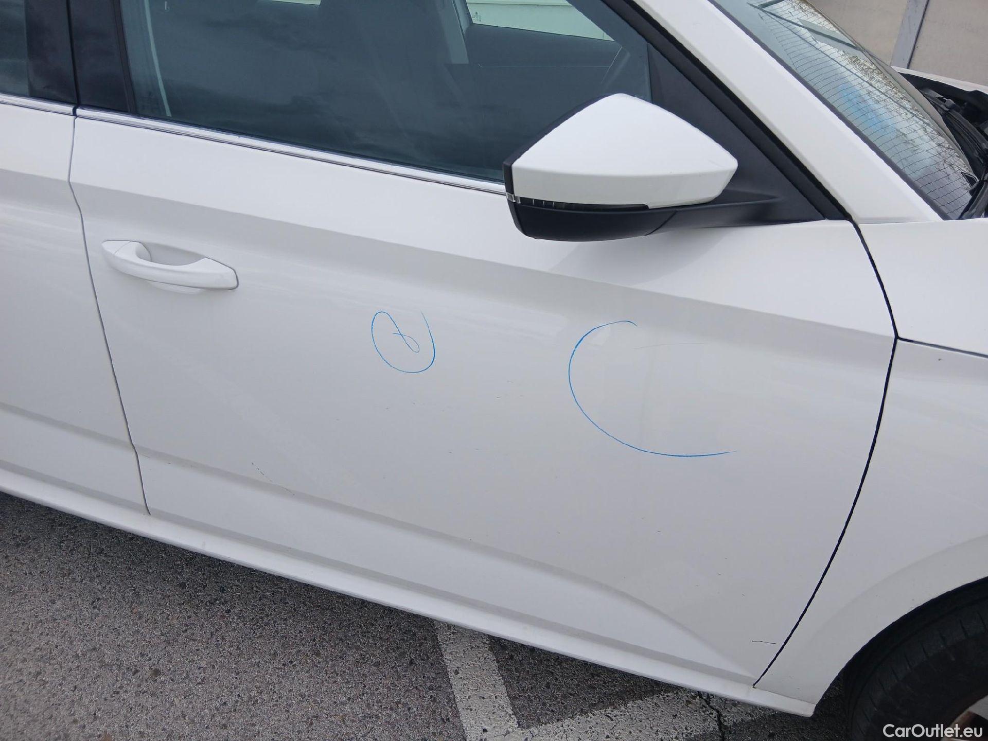  Skoda  KAMIQ SKODA  1.0 TSI 81kW (110CV) DSG Ambition (CX) #16