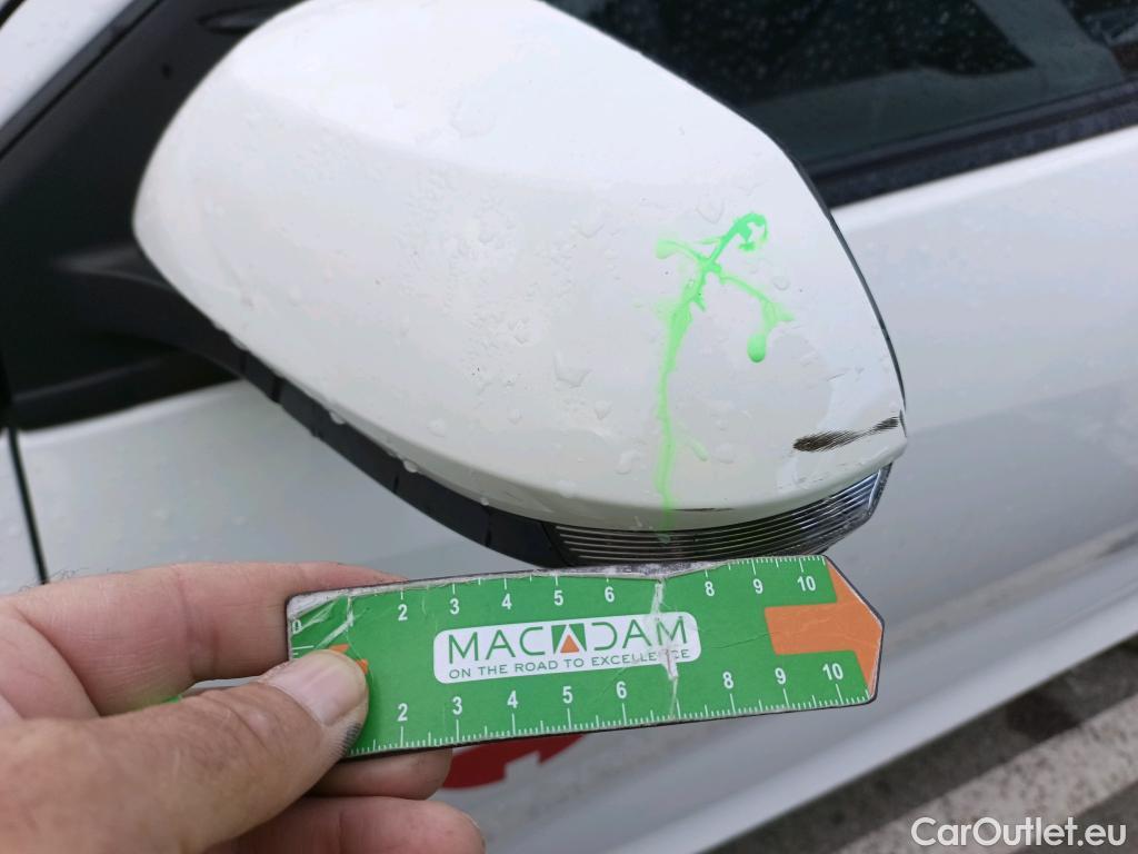  Toyota  Yaris TOYOTA  / 2020 / 5P / berlina con portón 1.5 120H Business Plus #12