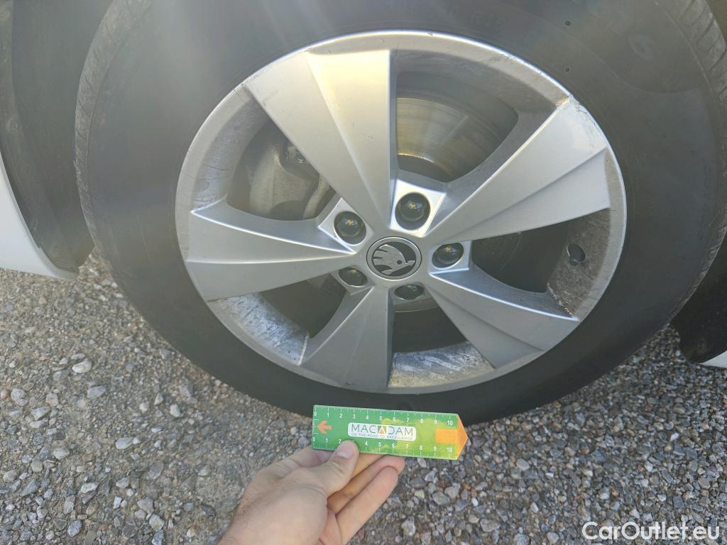  Skoda  Octavia SKODA  / 2020 / 5P / berlina con portón 2.0 TDI 85kW (115 CV) Manual Ambition #26