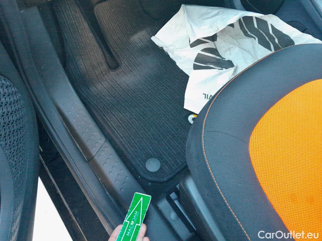  Smart  ForTwo  coupe (453.342)(52kW) 1.0 70CV AT6 E6 #8