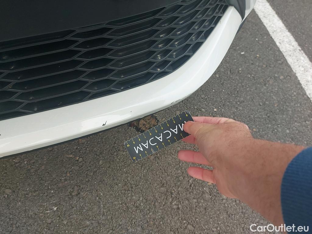  Toyota  C-HR TOYOTA  / 2019 / 5P / todoterreno 2.0 180H Advance #5