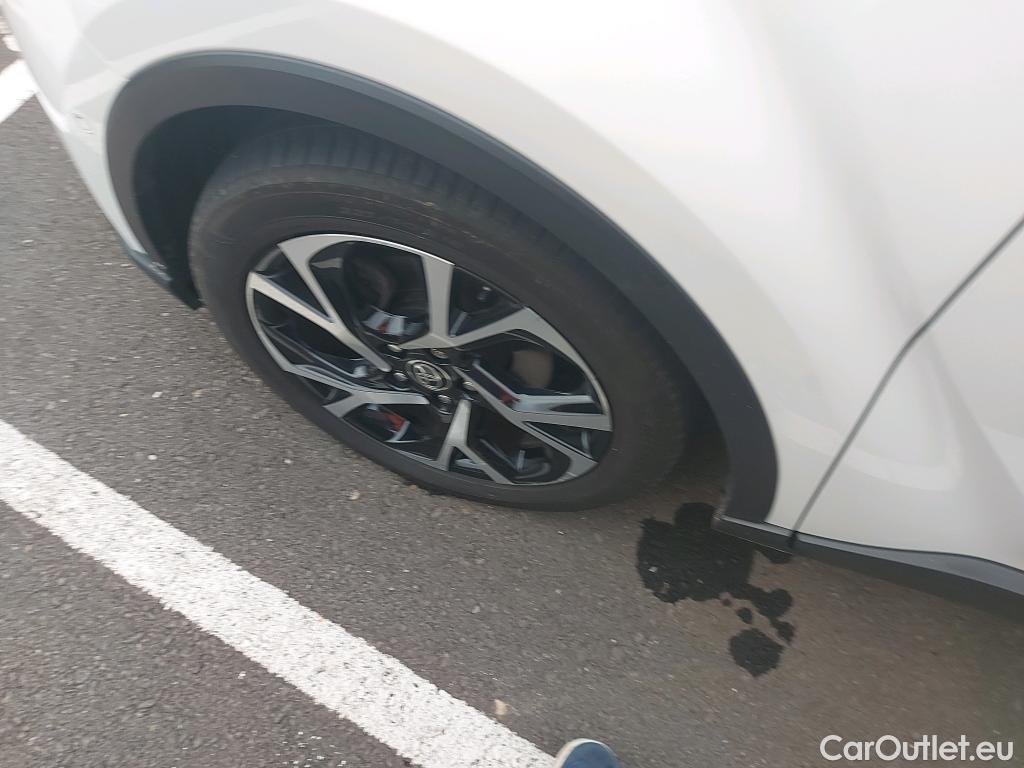  Toyota  C-HR TOYOTA  / 2019 / 5P / todoterreno 2.0 180H Advance #1