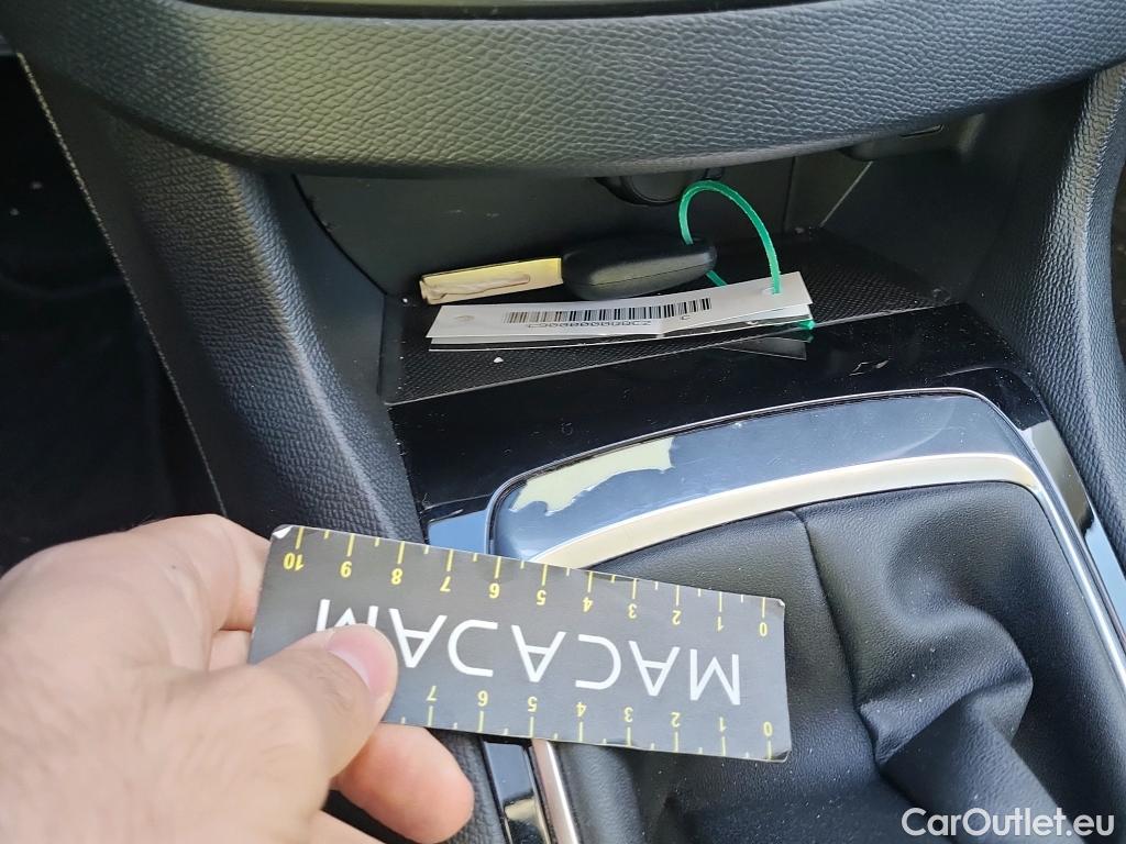  Peugeot  308 PEUGEOT  / 2017 / 5P / familiar SW Active Pack BlueHDi 130 S&S (AC2) #2