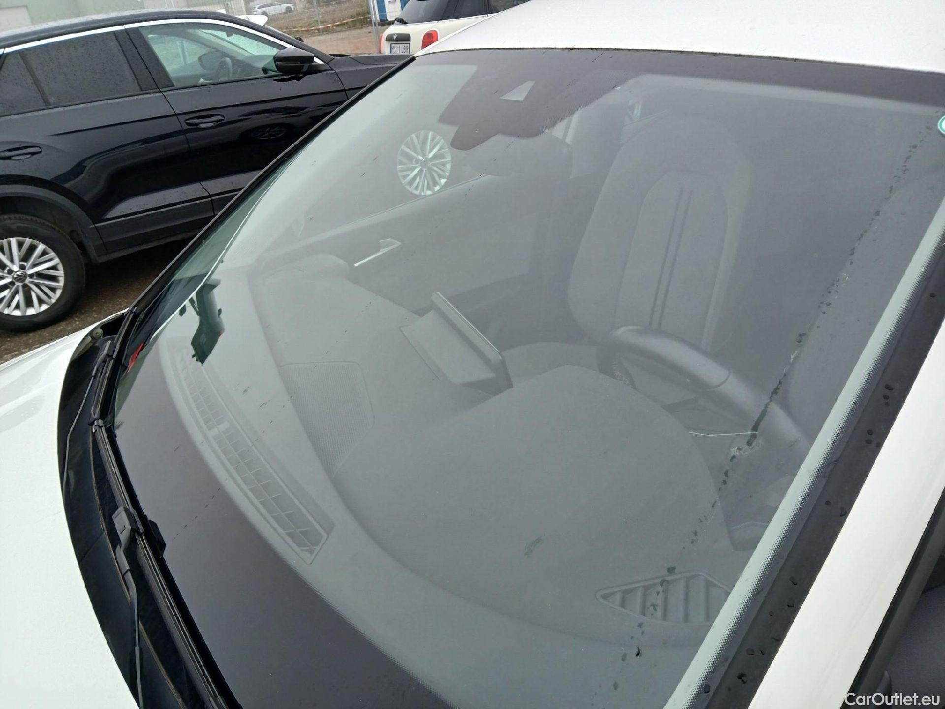  Land Rover  Discovery SEAT Nuevo León / 2020 / 5P / berlina con portón 1.5 TSI 96kW S&S Style Go(SP) #11