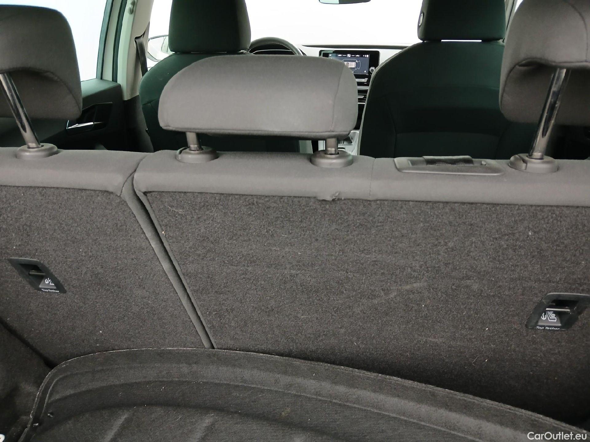  Land Rover  Discovery SEAT Nuevo León / 2020 / 5P / berlina con portón 1.5 TSI 96kW S&S Style Go(SP) #6