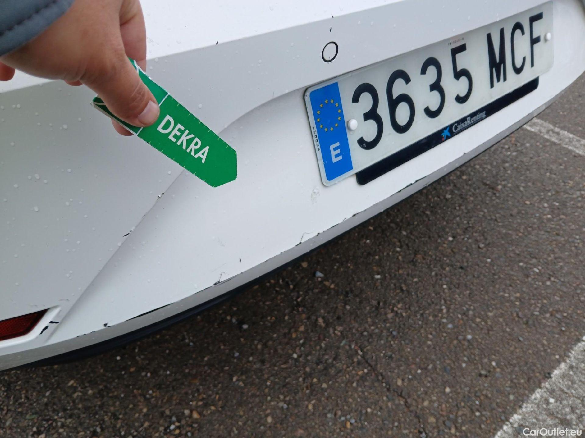  Land Rover  Discovery SEAT Nuevo León / 2020 / 5P / berlina con portón 1.5 TSI 96kW S&S Style Go(SP) #27