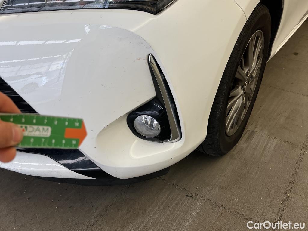  Toyota  Yaris TOYOTA  / 2017 / 5P / berlina con portón 1.5 100H Active #20