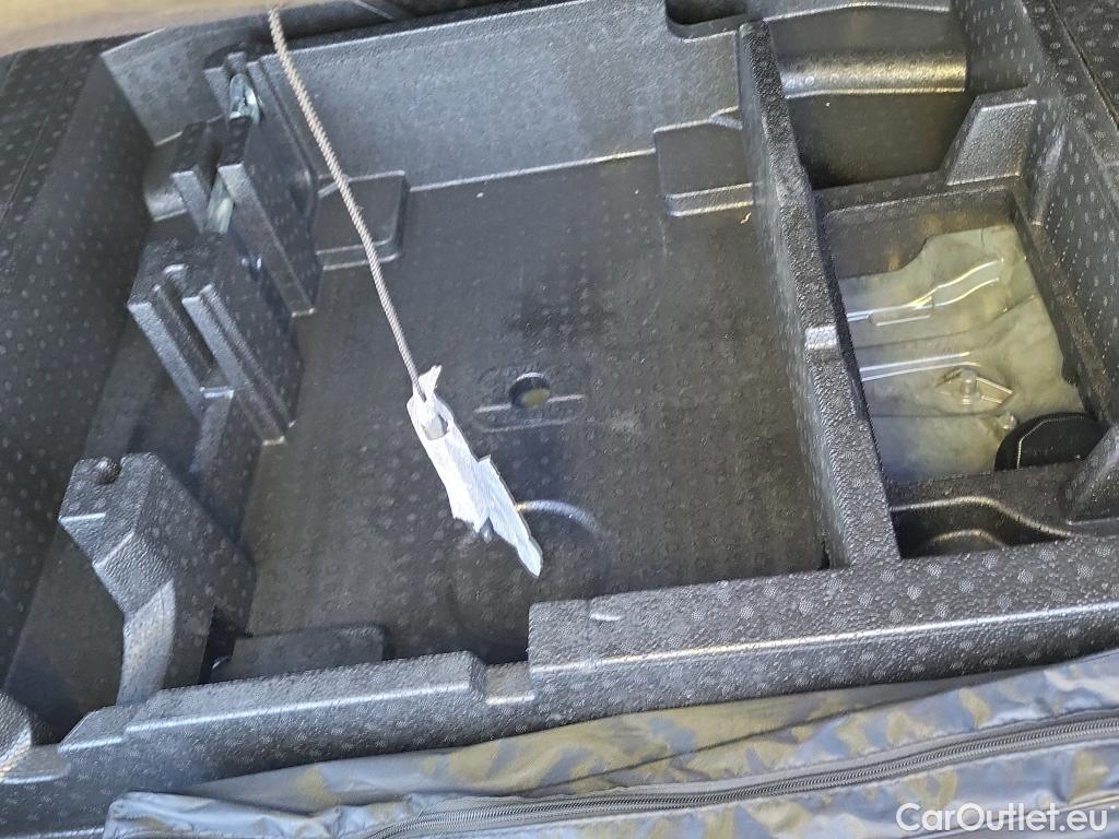  Peugeot  308 PEUGEOT  / 2017 / 5P / familiar SW Active Pack BlueHDi 130 S&S (AC2) #6