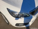  Peugeot  308 PEUGEOT  / 2017 / 5P / familiar SW Active Pack BlueHDi 130 S&S (AC2) #17
