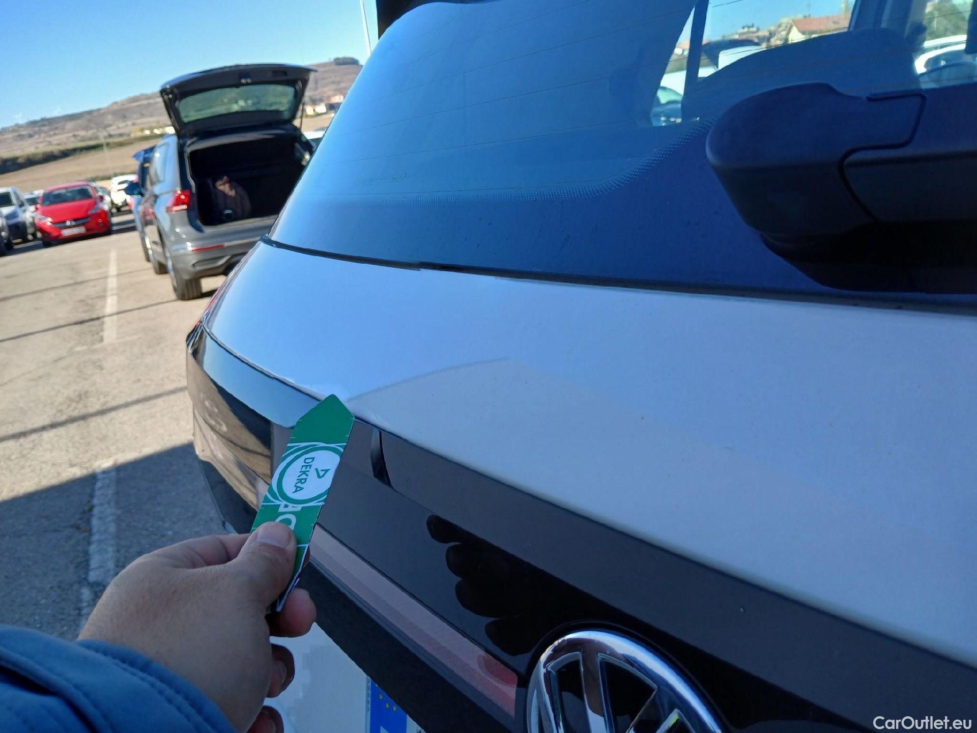  Volkswagen  T-CROSS VOLKSWAGEN  / 2018 / 5P / todoterreno Advance 1.0 TSI 85kW (115CV) DSG (AC) #17