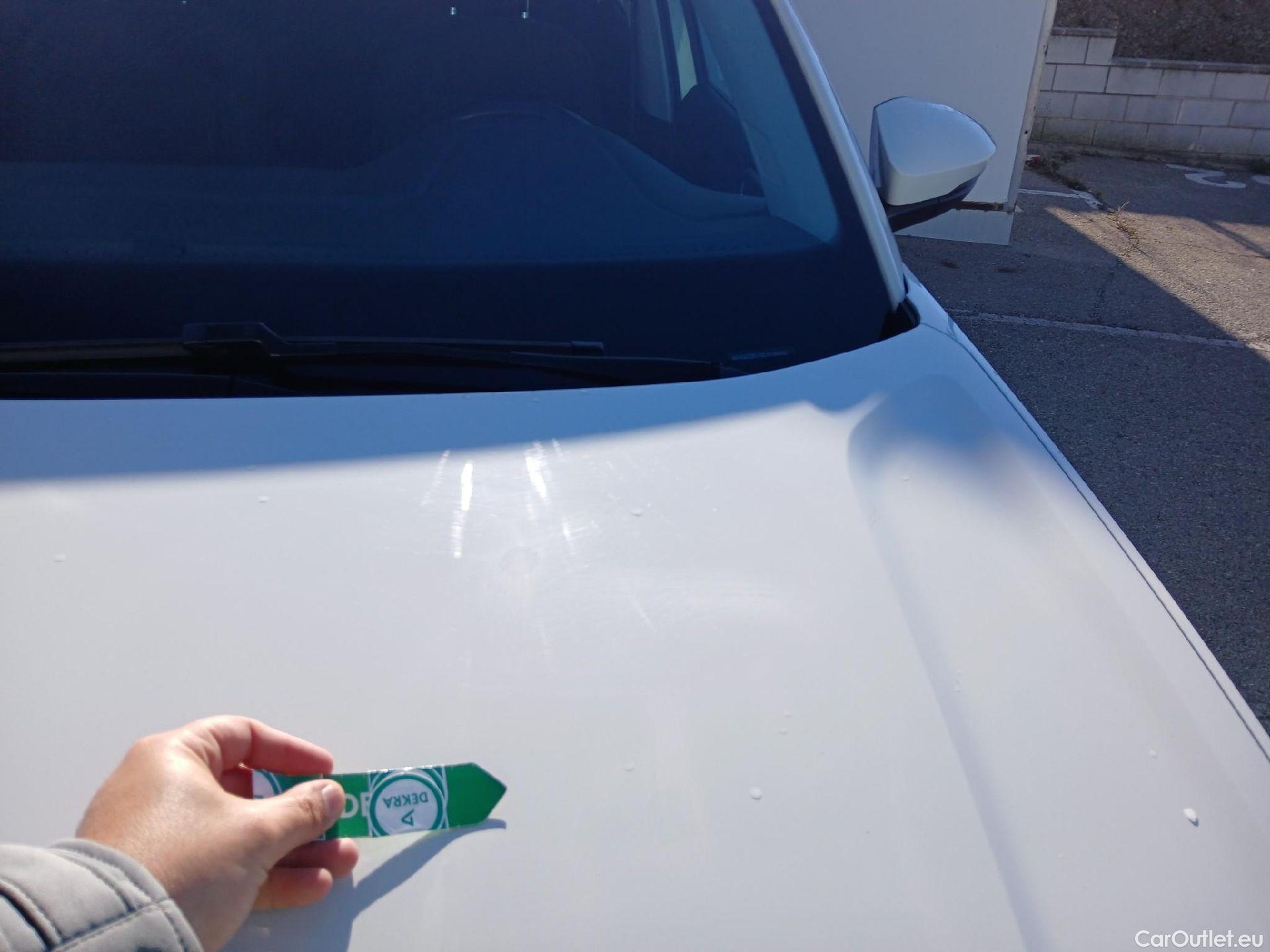  Volkswagen  T-CROSS VOLKSWAGEN  / 2018 / 5P / todoterreno Advance 1.0 TSI 85kW (115CV) DSG (AC) #3