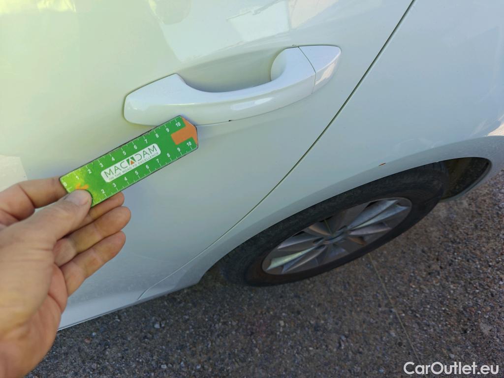  Volkswagen  Golf  VOLKSWAGEN / 2016 / 5P / berlina con portón Ready2Go 1.6 TDI 85kW (115CV) #18