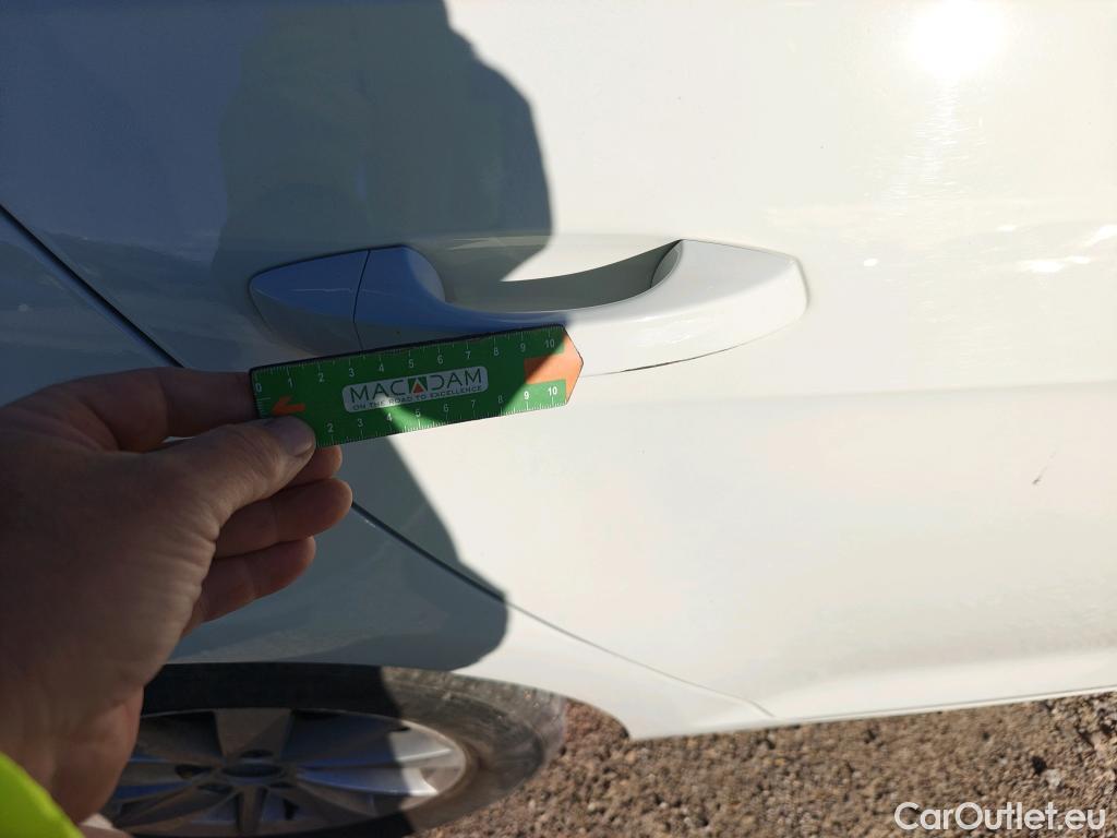  Volkswagen  Golf  VOLKSWAGEN / 2016 / 5P / berlina con portón Ready2Go 1.6 TDI 85kW (115CV) #20