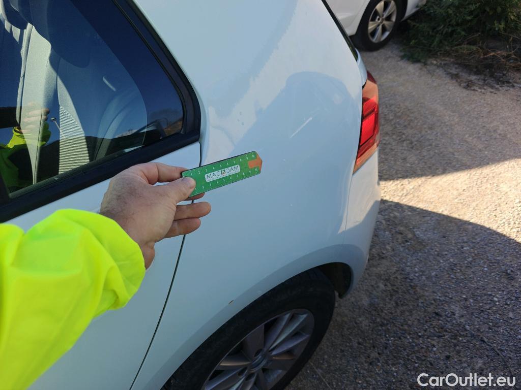  Volkswagen  Golf  VOLKSWAGEN / 2016 / 5P / berlina con portón Ready2Go 1.6 TDI 85kW (115CV) #23