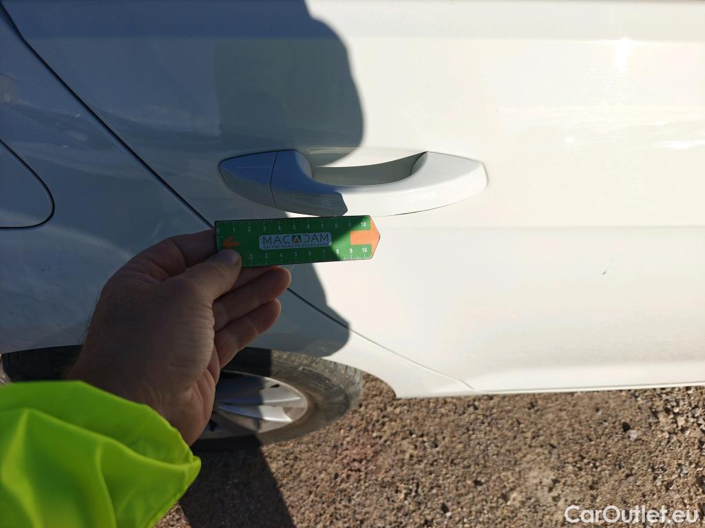  Volkswagen  Golf  VOLKSWAGEN / 2016 / 5P / berlina con portón Ready2Go 1.6 TDI 85kW (115CV) #19