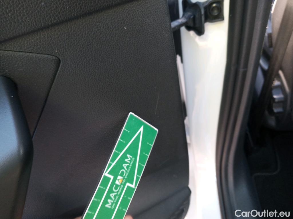  Volkswagen  Polo VOLKSWAGEN  / 2017 / 5P / berlina con portón Advance 1.0 TSI 70kW (95CV) #15